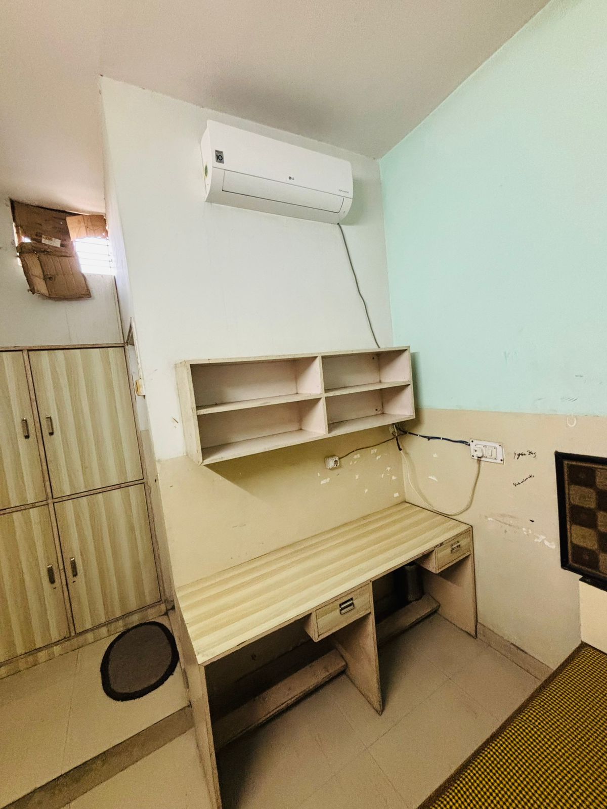 Hostel AC Room