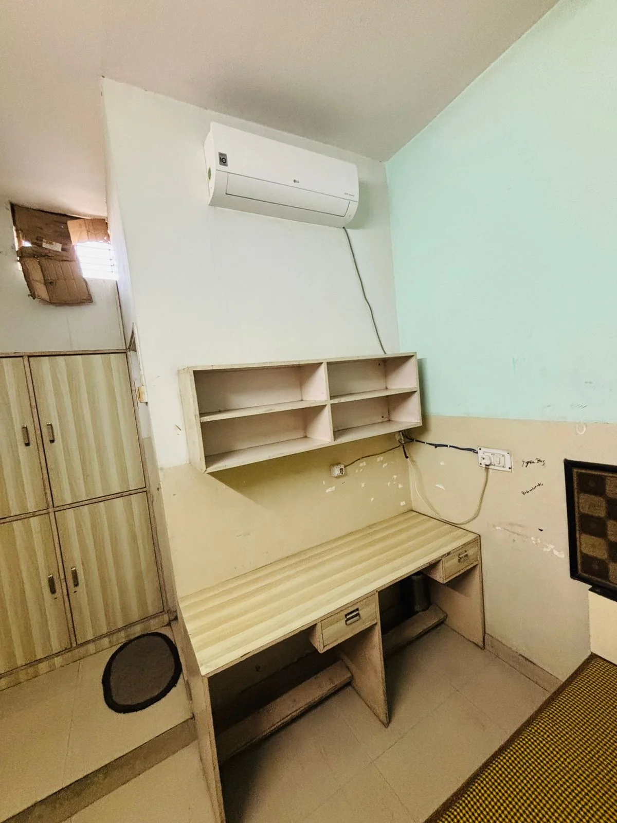 Hostel AC Room